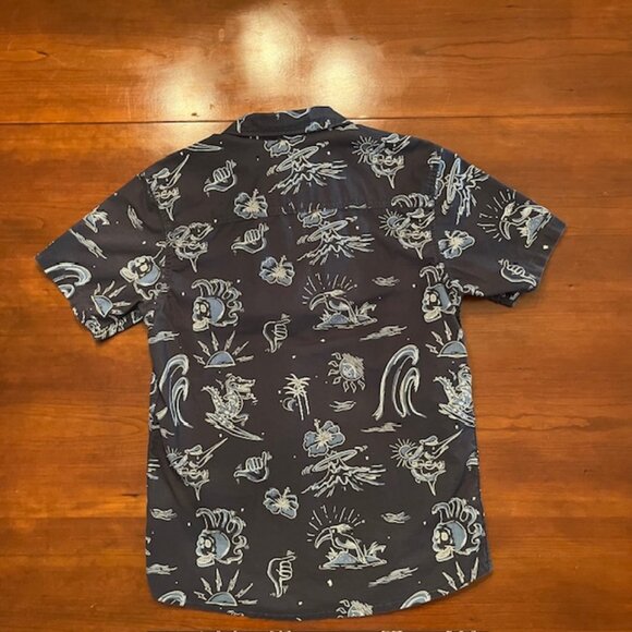 Quicksilver Boys Button Down surf skate Short Sleeve Shirt Size Medium - Picture 3 of 8